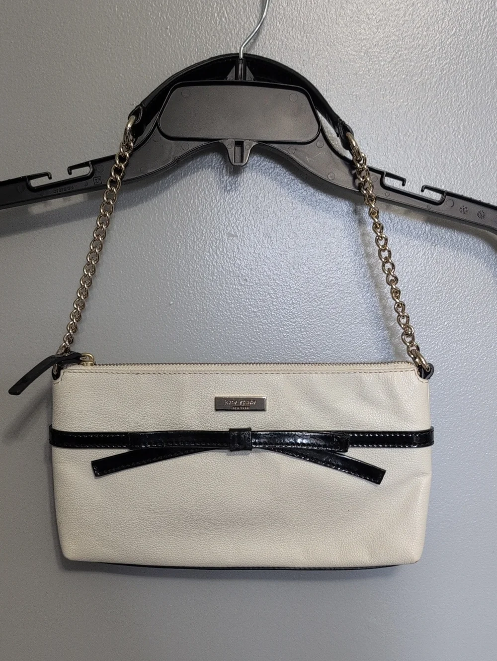 Kate Spade Handbag Purse Off White Pebble Leather Chain Strap Zipper Closure
